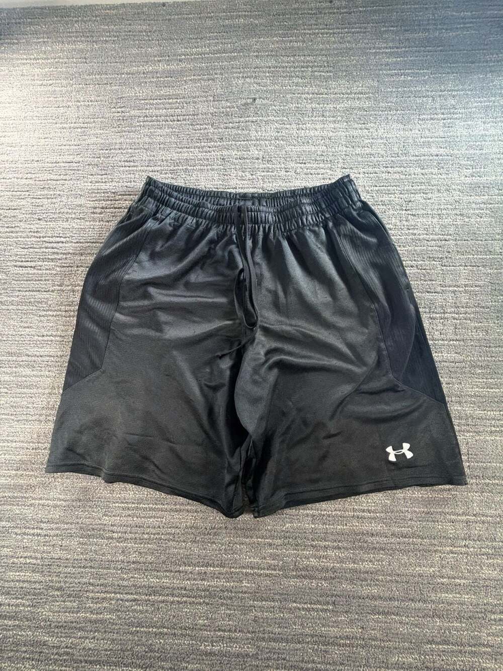Under Armour Athletic Shorts Black Size Medium